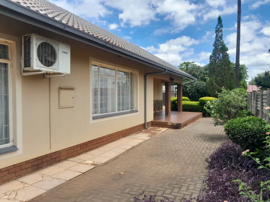 3 Bedroom Property for Sale in Rustenburg Central North West